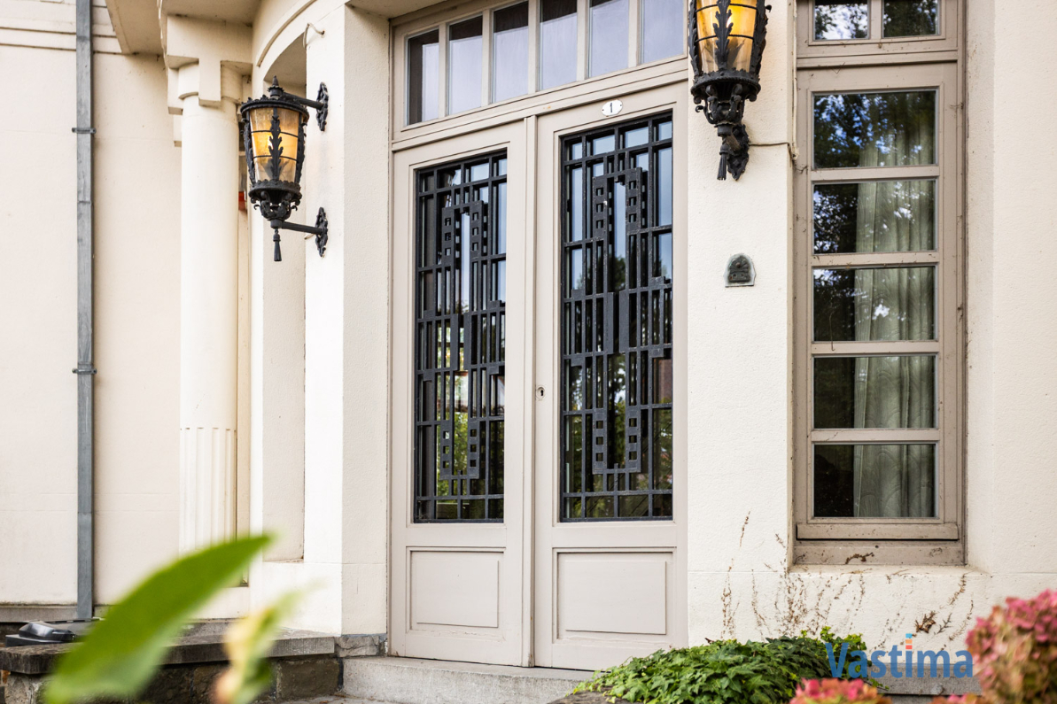 Immo Vastima - Huis Te koop Meldert - Karaktervolle villa met authentieke charme in een groene setting