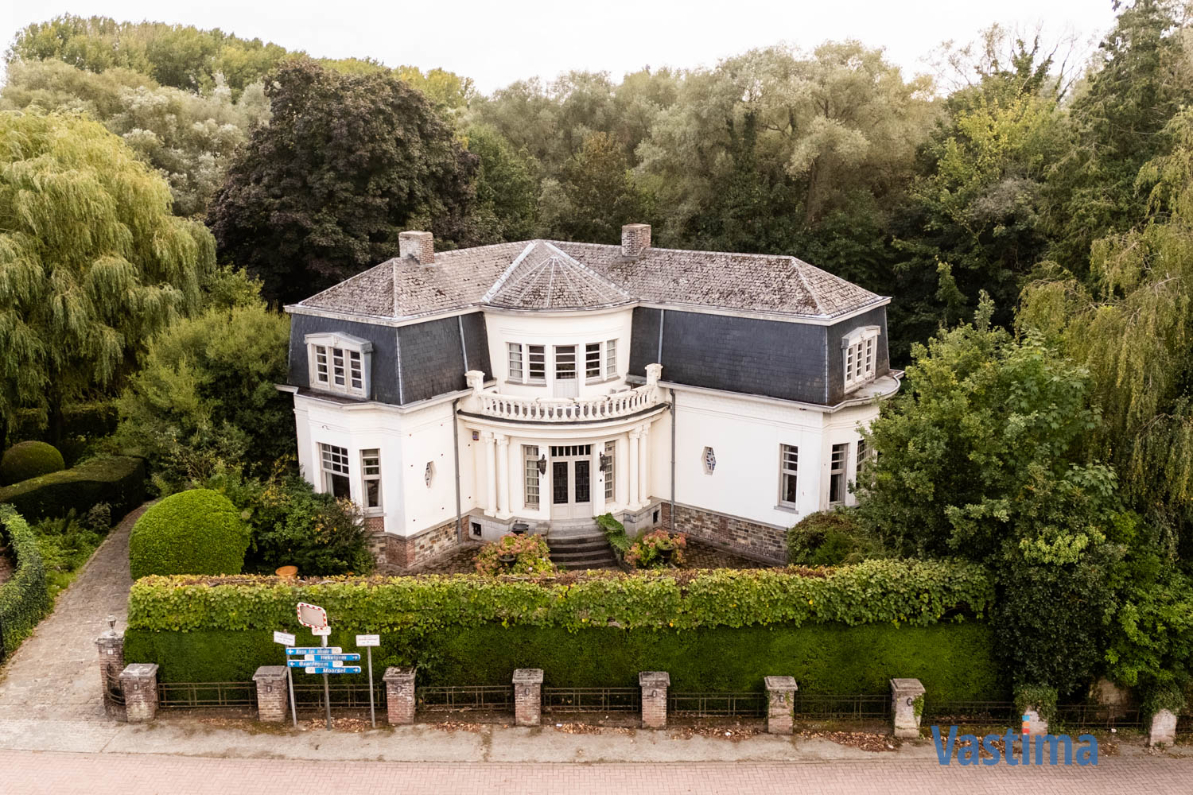 Immo Vastima - Huis Te koop Meldert - Karaktervolle villa met authentieke charme in een groene setting