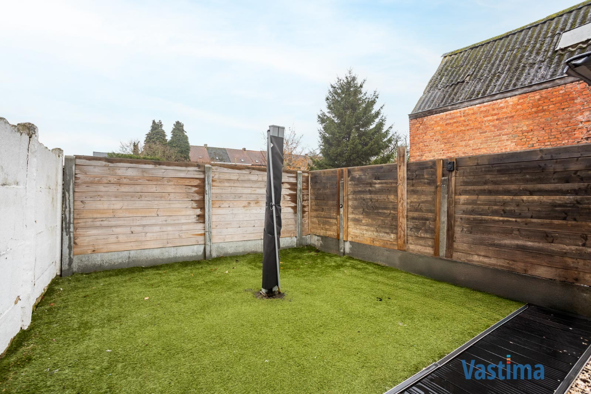 Immo Vastima - Huis Te koop Aalst - Stadswoning met zonnepanelen en tuin