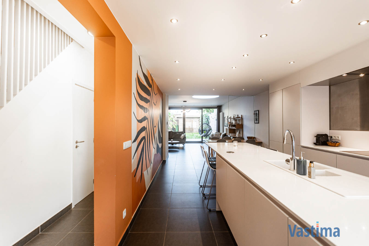 Immo Vastima - Huis Te koop Aalst - Instapklare, lichtrijke én gerenoveerde gezinswoning