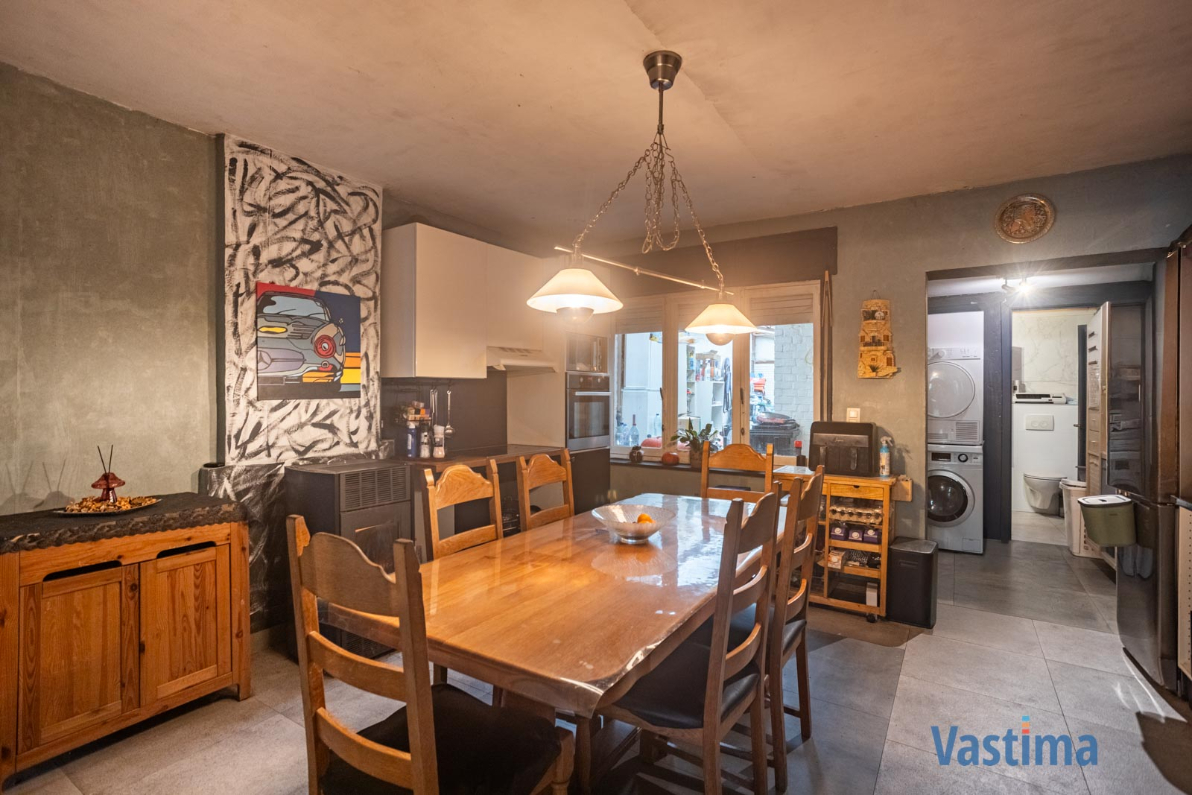 Immo Vastima - Huis Te koop Erembodegem - Gezinswoning met 3 slaapkamers en tuin nabij Erembodegem Dorp