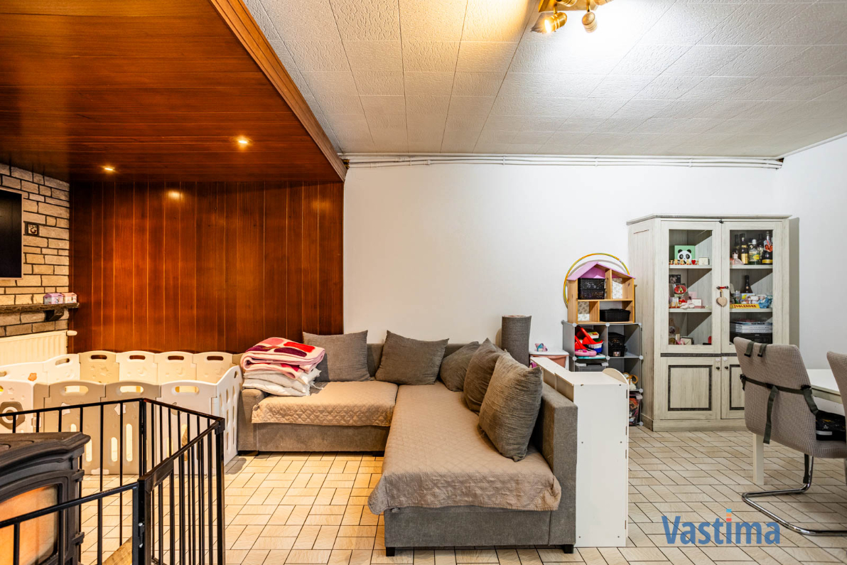 Immo Vastima - Commercieel Te koop Erembodegem - Handelswoning met garage en buitenruimte