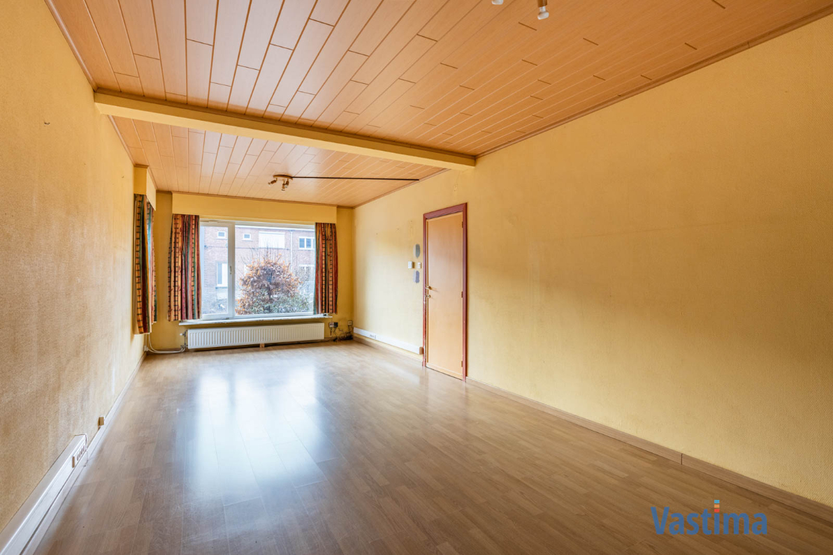 Immo Vastima - Huis Te koop Aalst - Op te frissen gezinswoning met 3 slaapkamers, garage en tuin