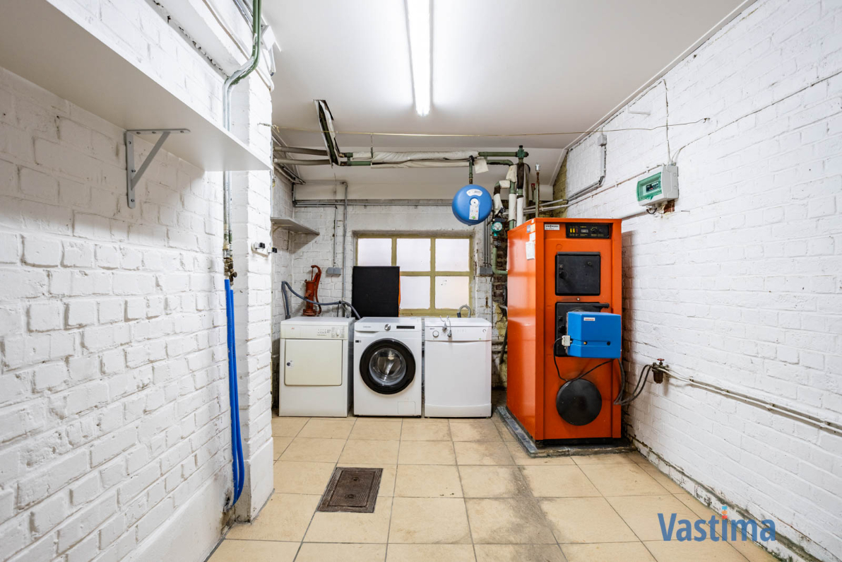 Immo Vastima - Huis Te koop Aalst - Op te frissen gezinswoning met 3 slaapkamers, garage en tuin