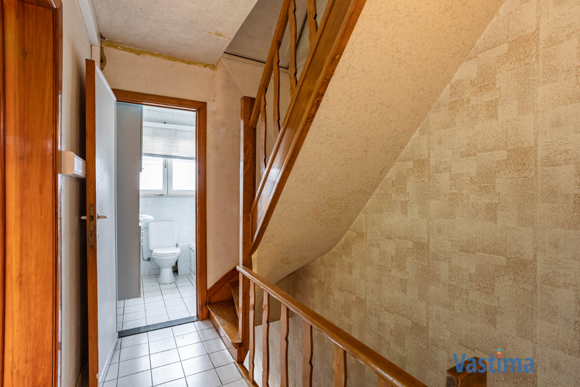 Immo Vastima - Huis Te koop Aalst - Op te frissen gezinswoning met 3 slaapkamers, garage en tuin