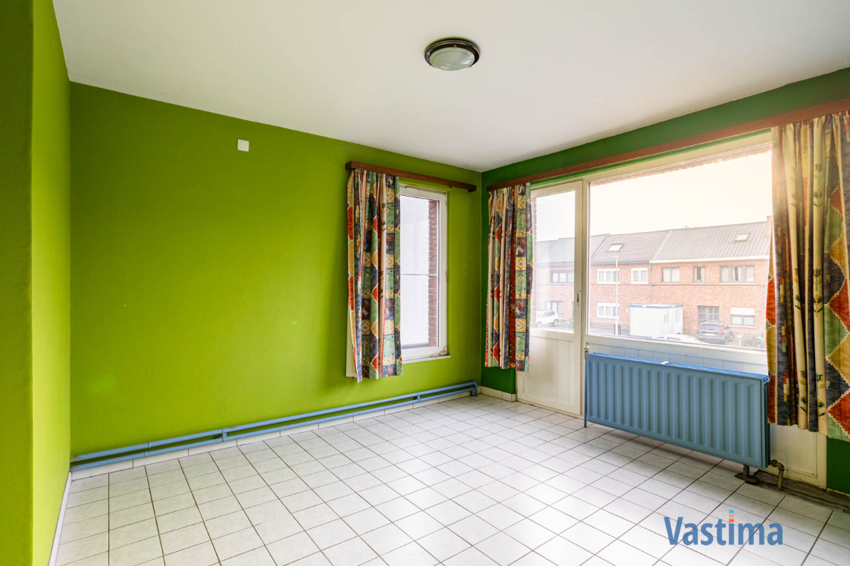 Immo Vastima - Huis Te koop Aalst - Op te frissen gezinswoning met 3 slaapkamers, garage en tuin