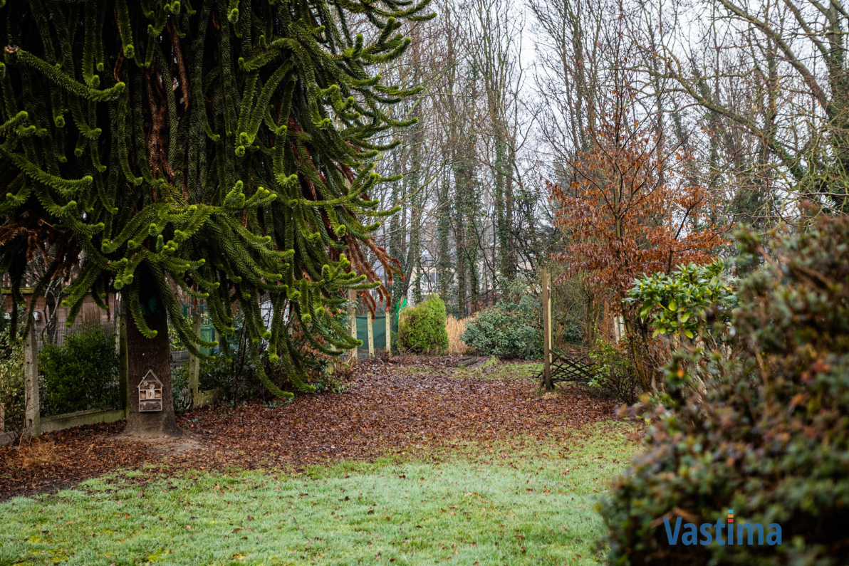 Immo Vastima - Huis Te koop Aalst - Op te frissen gezinswoning met 3 slaapkamers, garage en tuin