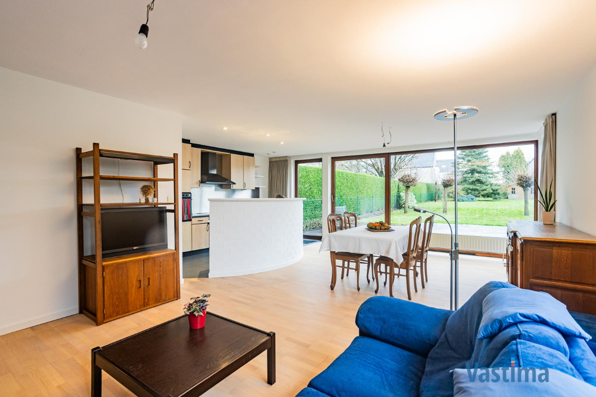 Immo Vastima - Huis Te koop Lede - Ruime halfopen gezinswoning met praktijkruimte en tuin