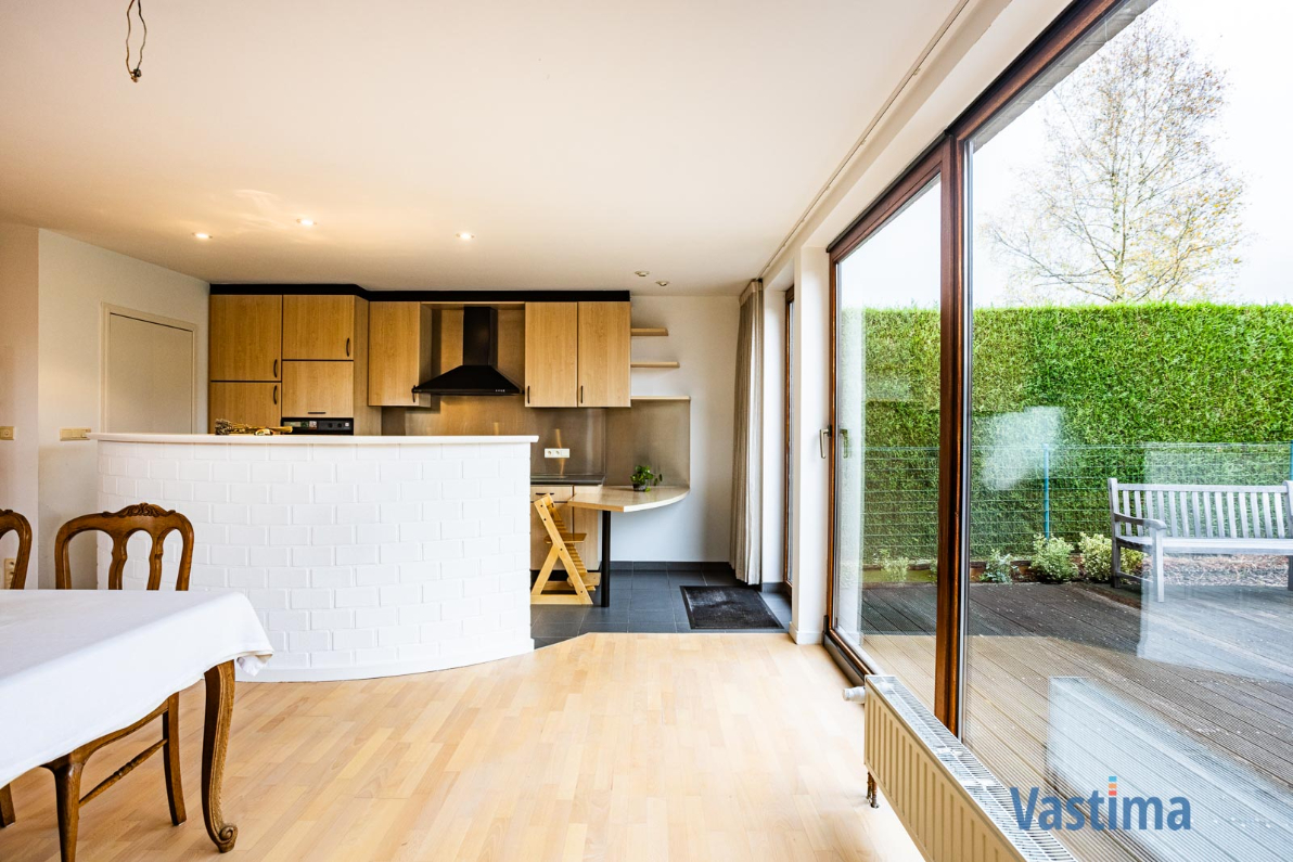 Immo Vastima - Huis Te koop Lede - Ruime halfopen gezinswoning met praktijkruimte en tuin