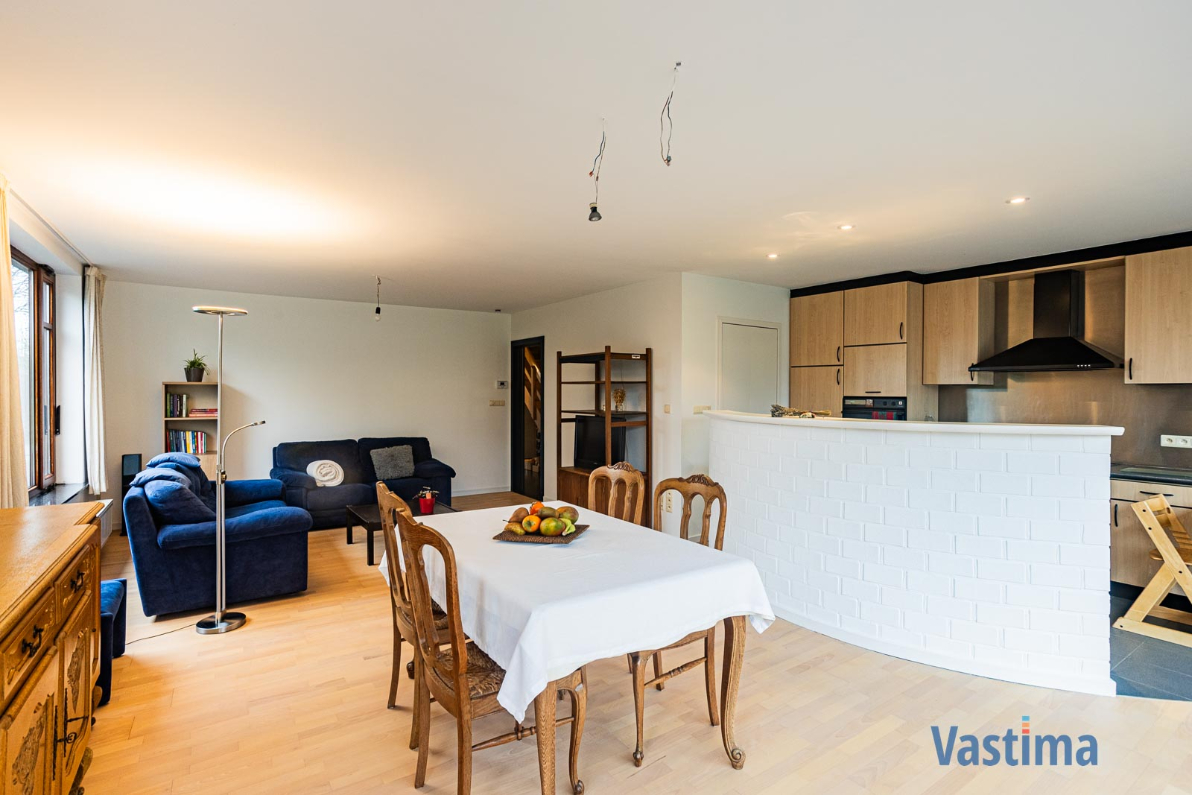 Immo Vastima - Huis Te koop Lede - Ruime halfopen gezinswoning met praktijkruimte en tuin