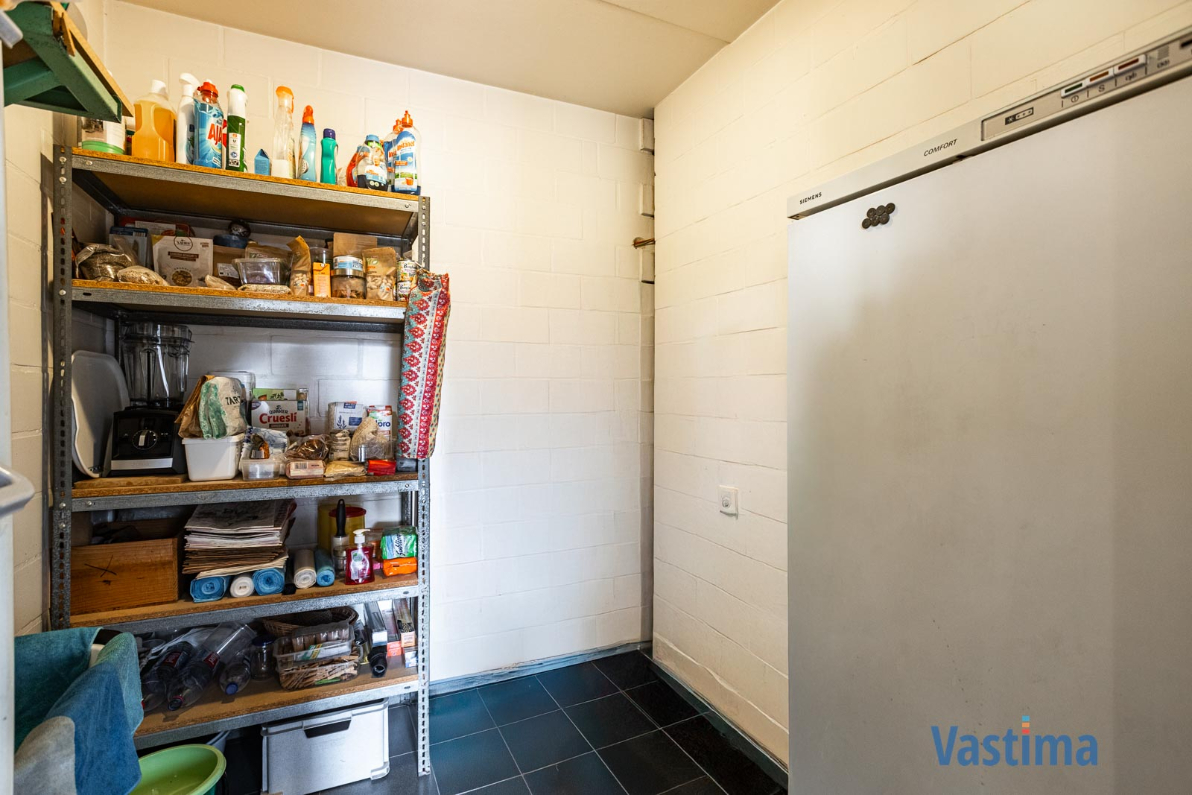 Immo Vastima - Huis Te koop Lede - Ruime halfopen gezinswoning met praktijkruimte en tuin