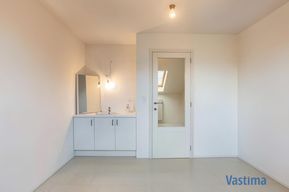 Immo Vastima - Huis Te koop Lede - Ruime halfopen gezinswoning met praktijkruimte en tuin