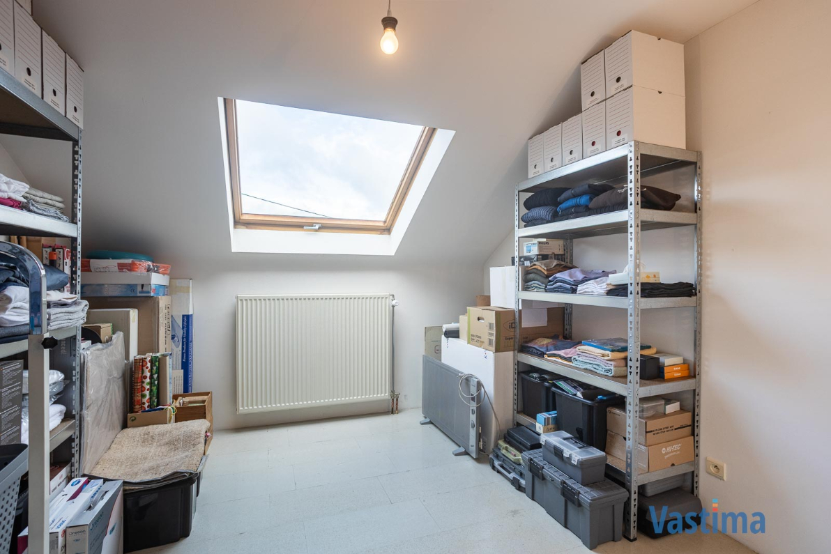 Immo Vastima - Huis Te koop Lede - Ruime halfopen gezinswoning met praktijkruimte en tuin