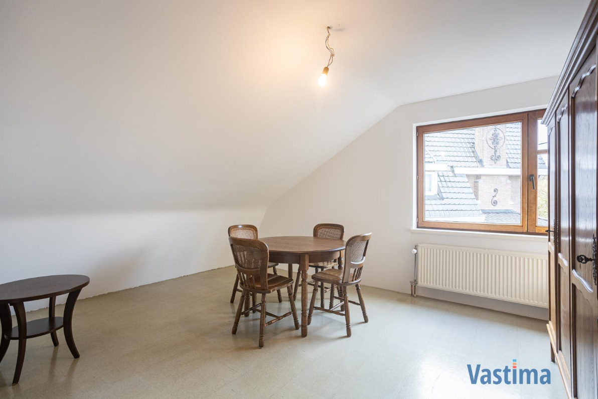 Immo Vastima - Huis Te koop Lede - Ruime halfopen gezinswoning met praktijkruimte en tuin