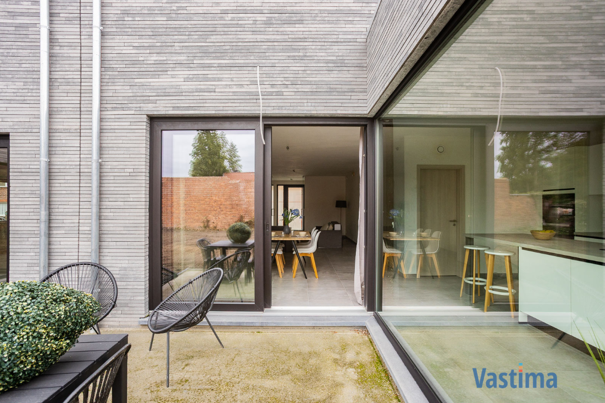 Immo Vastima - Huis Te koop Denderleeuw - Nieuwbouw gesloten woning met 3 slaapkamers, garage en tuin