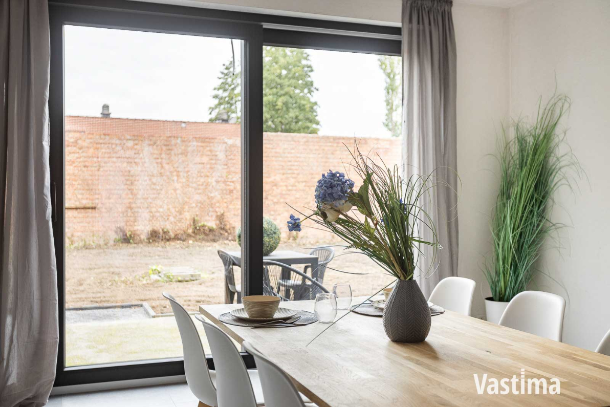 Immo Vastima - Huis Te koop Denderleeuw - Nieuwbouw gesloten woning met 3 slaapkamers, garage en tuin