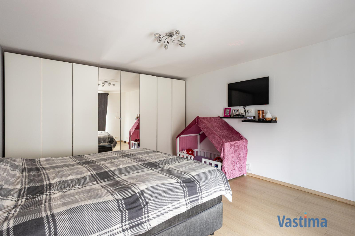 Immo Vastima - Huis Te koop Affligem - Instapklare, energiezuinige familiewoning met 4 slaapkamers, tuin en garage