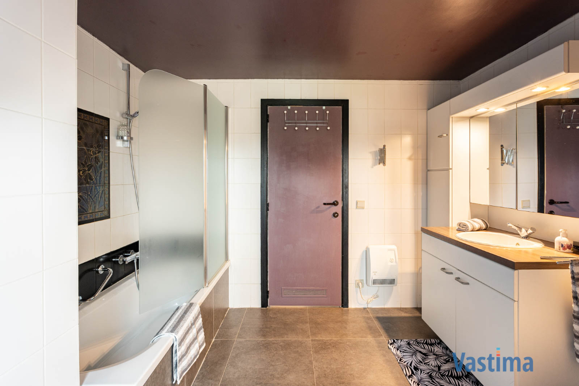 Immo Vastima - Huis Te koop Baardegem - Ruimte, rust en comfort voor het hele gezin in het hart van Baardegem
