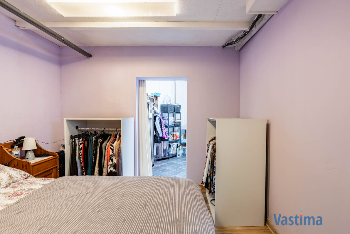 Immo Vastima - Huis Te koop Erembodegem - Uniek pand bestaande uit 2 woongelegenheden, garage en buitenruimte