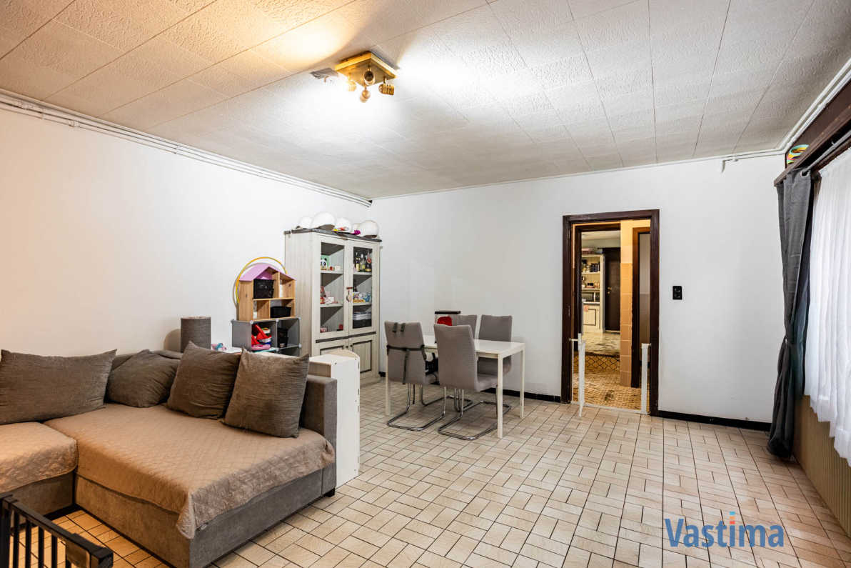 Immo Vastima - Commercieel Te koop Erembodegem - Handelspand met (dubbele)woonst, garage en buitenruimte