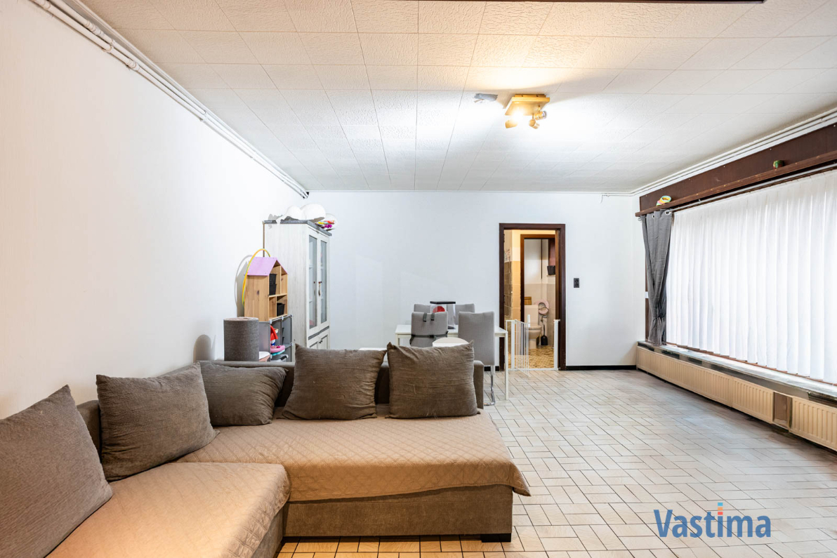 Immo Vastima - Commercieel Te koop Erembodegem - Handelspand met (dubbele)woonst, garage en buitenruimte