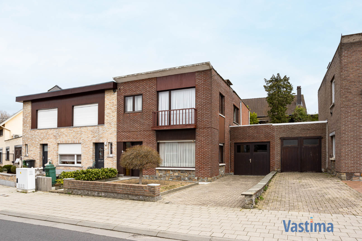 Immo Vastima - Huis Te koop Lede - Halfopen woning in Lede met 3 slaapkamers, garage en buitenruimte
