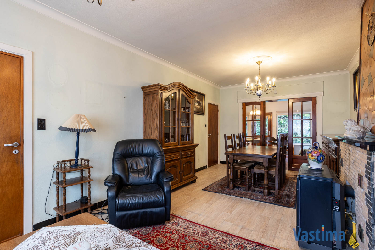 Immo Vastima - Huis Te koop Lede - Halfopen woning in Lede met 3 slaapkamers, garage en buitenruimte