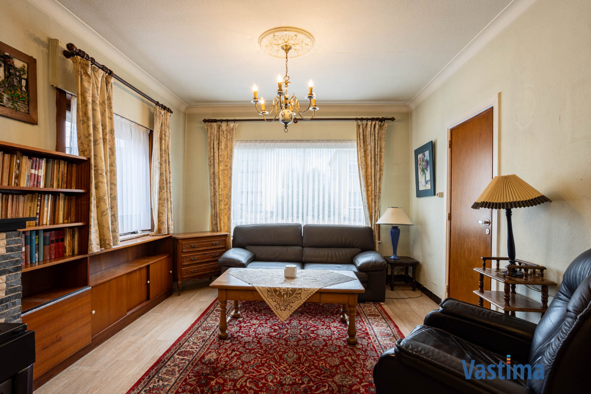 Immo Vastima - Huis Te koop Lede - Halfopen woning in Lede met 3 slaapkamers, garage en buitenruimte