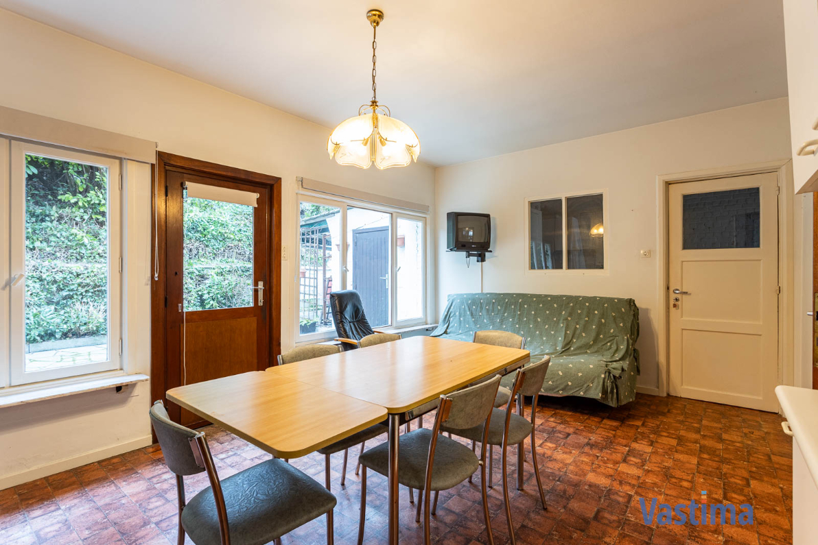 Immo Vastima - Huis Te koop Lede - Halfopen woning in Lede met 3 slaapkamers, garage en buitenruimte