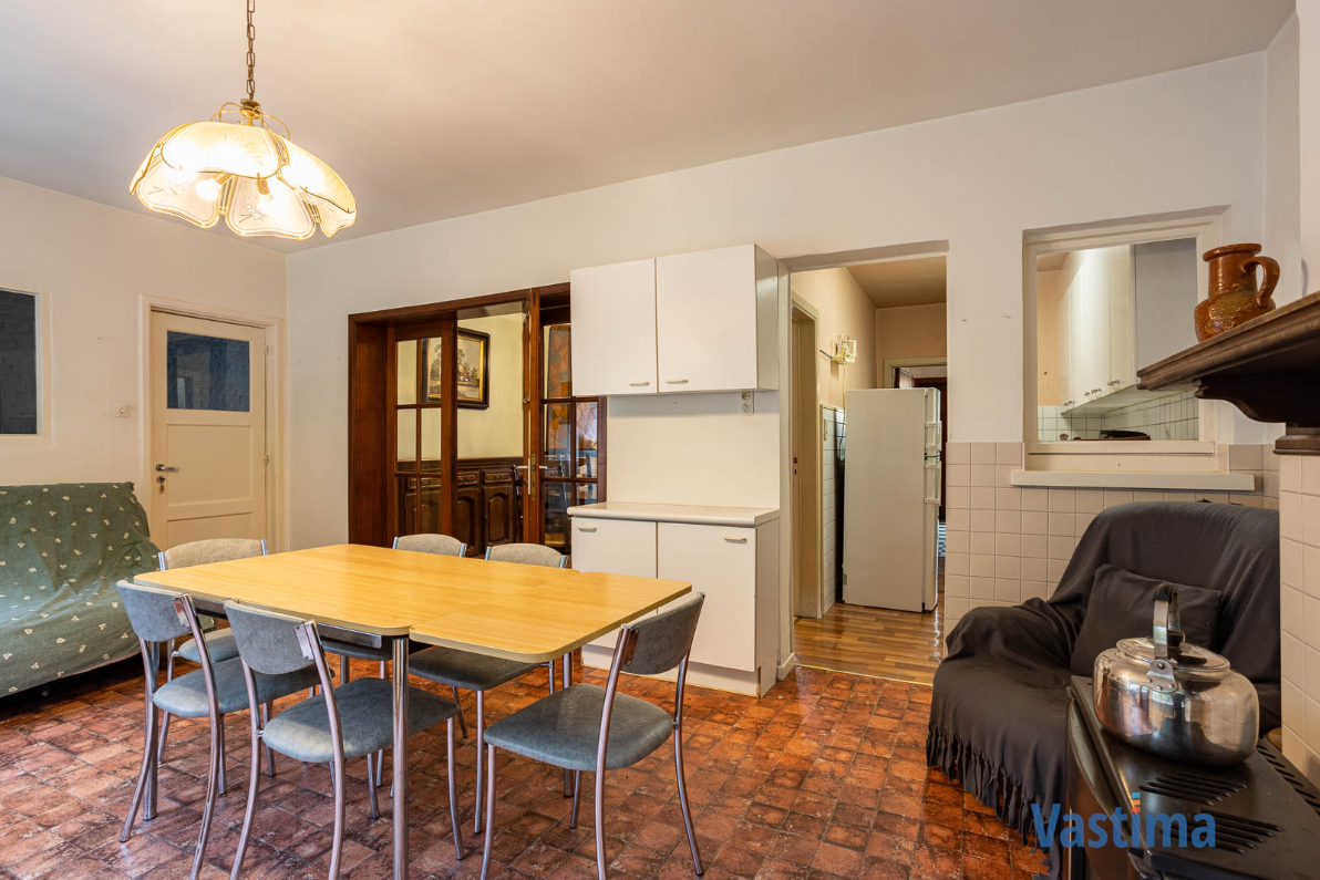 Immo Vastima - Huis Te koop Lede - Halfopen woning in Lede met 3 slaapkamers, garage en buitenruimte