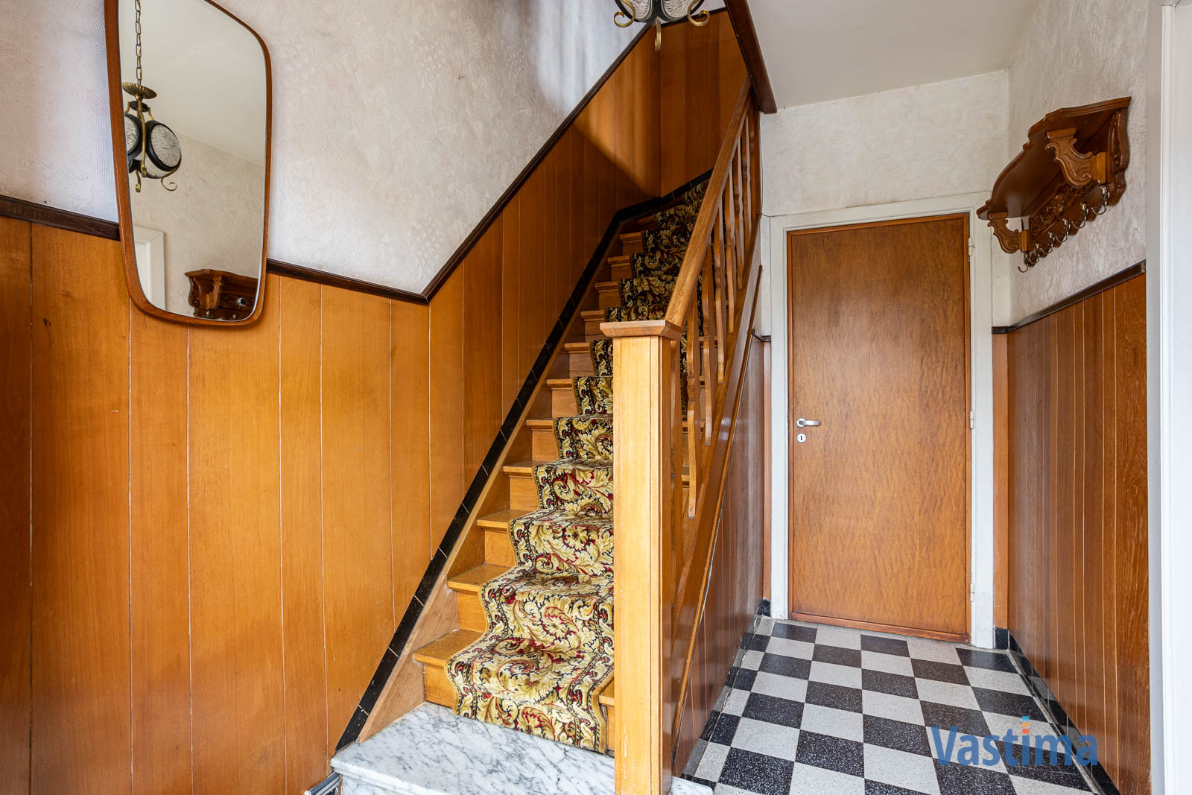 Immo Vastima - Huis Te koop Lede - Halfopen woning in Lede met 3 slaapkamers, garage en buitenruimte