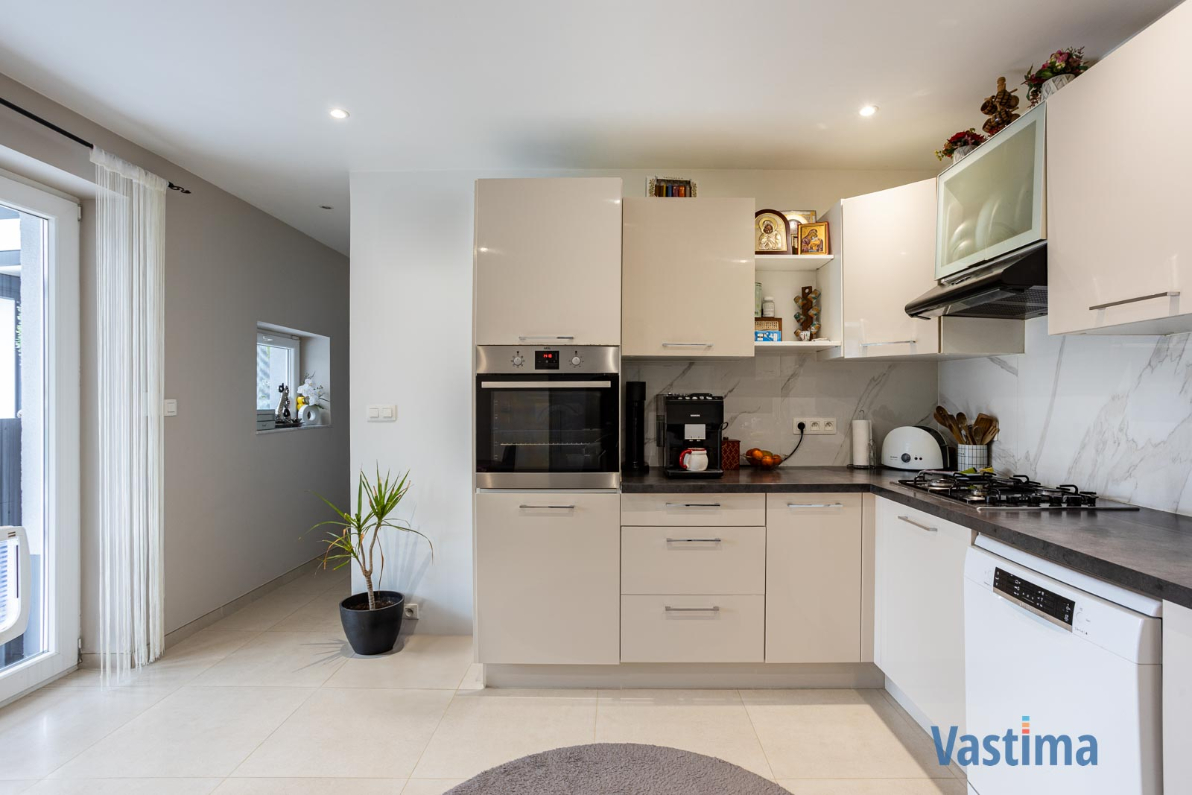 Immo Vastima - Huis Te koop Affligem - Instapklare, energiezuinige familiewoning met 4 slaapkamers, tuin en garage