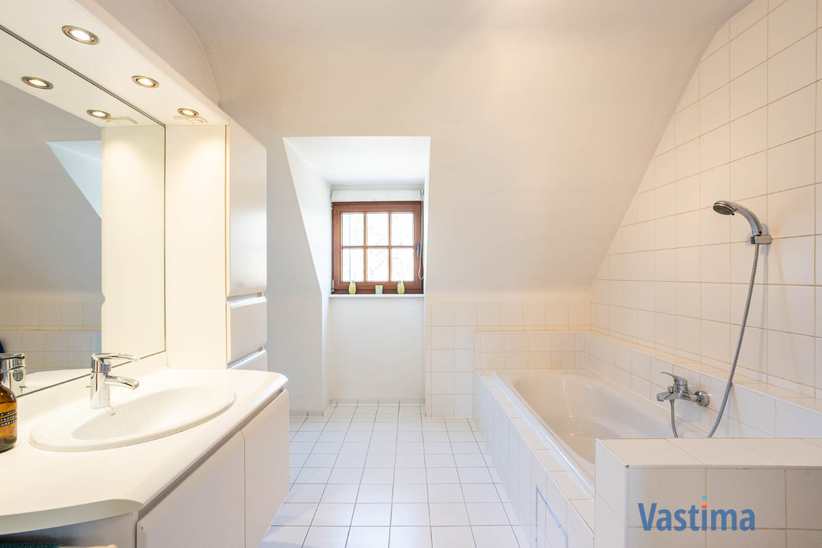 Immo Vastima - Huis Te koop Aalst - Instapklare gezinswoning met zonnige tuin, garage en topligging nabij centrum Aalst