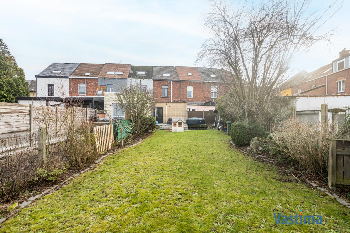 Immo Vastima - Huis Te koop Aalst - Energiezuinige gezinswoning met 3 slaapkamers, tuin en zonnepanelen