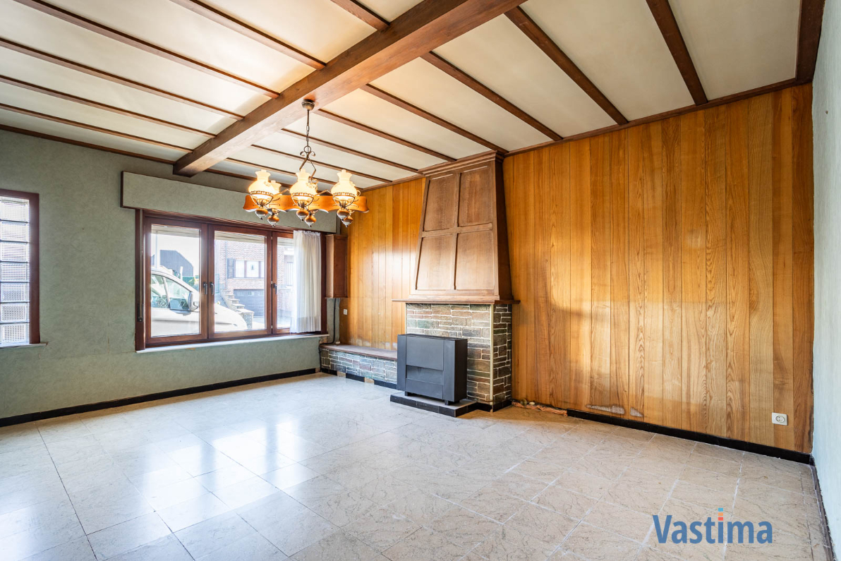 Immo Vastima - Huis Te koop Nieuwerkerken - Te renoveren woning met 3 slaapkamers en tuin