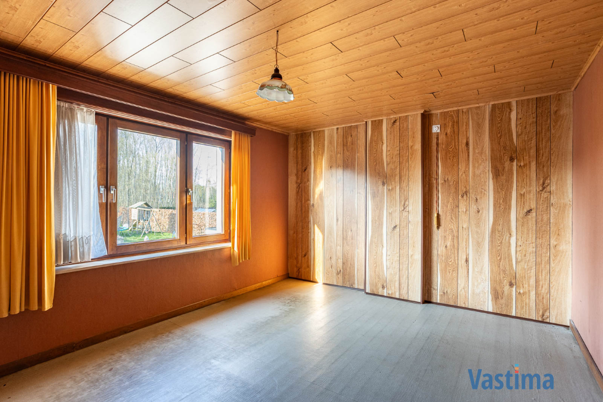 Immo Vastima - Huis Te koop Nieuwerkerken - Te renoveren woning met 3 slaapkamers en tuin