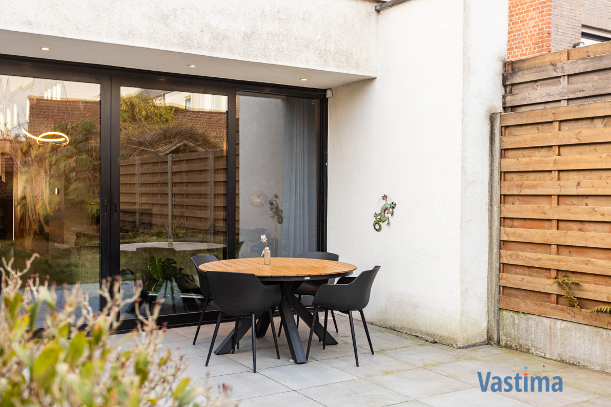 Immo Vastima - Huis Te koop Aalst - Instapklare, lichtrijke én gerenoveerde gezinswoning