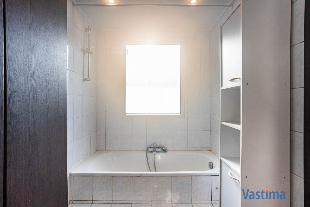 Immo Vastima - Huis Te koop Aalst - Lichtvolle starterswoning met zuid gerichte tuin
