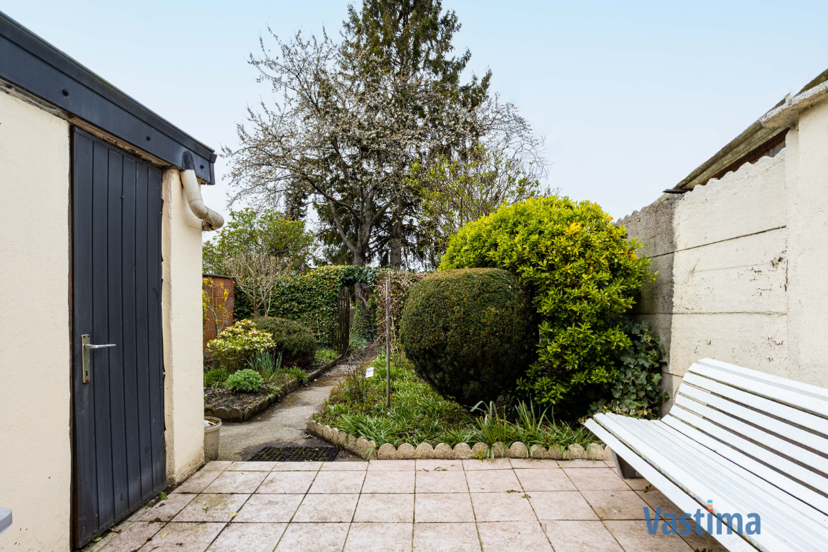 Immo Vastima - Huis Te koop Aalst - Te renoveren woning met tuin nabij OLV-Ziekenhuis