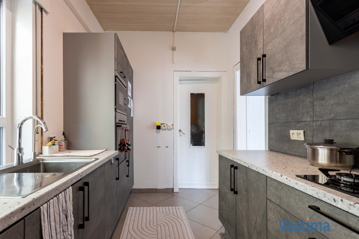 Immo Vastima - Huis Te koop Aalst - Rustige gelegen halfopen bebouwing met tuin