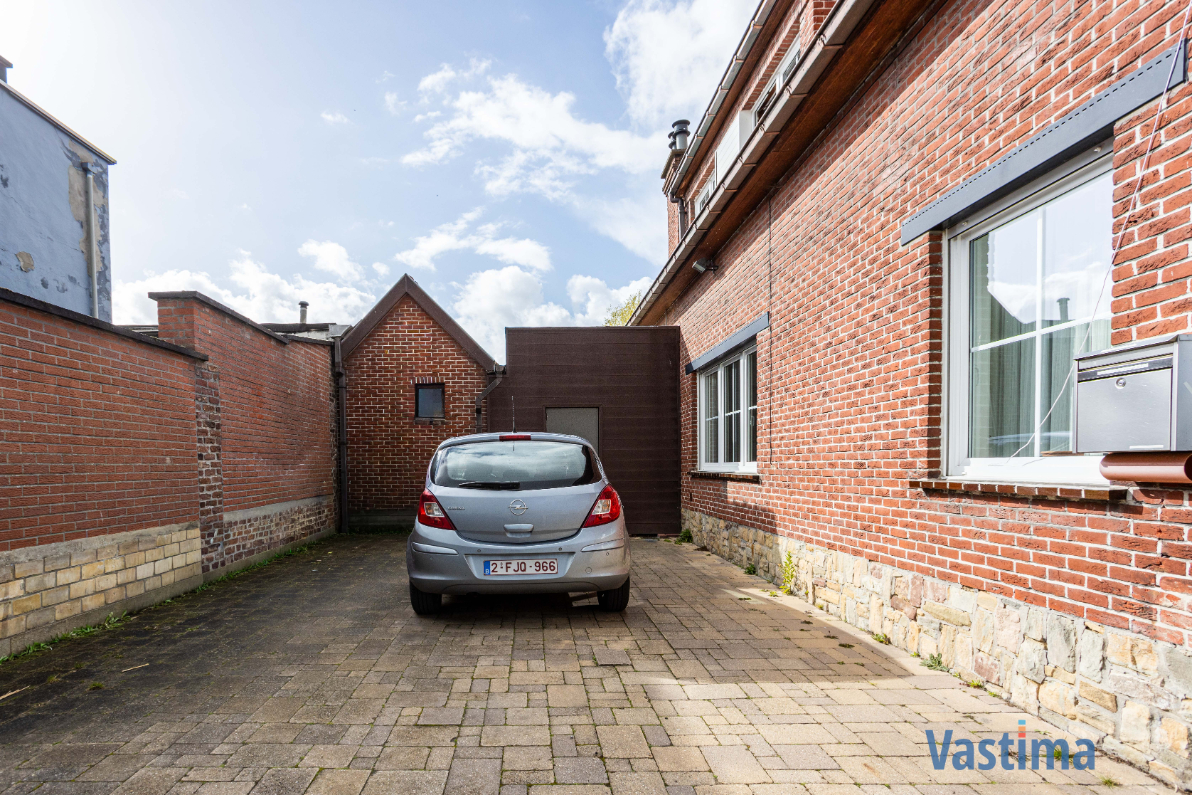 Immo Vastima - Huis Te koop Aalst - Rustige gelegen halfopen bebouwing met tuin