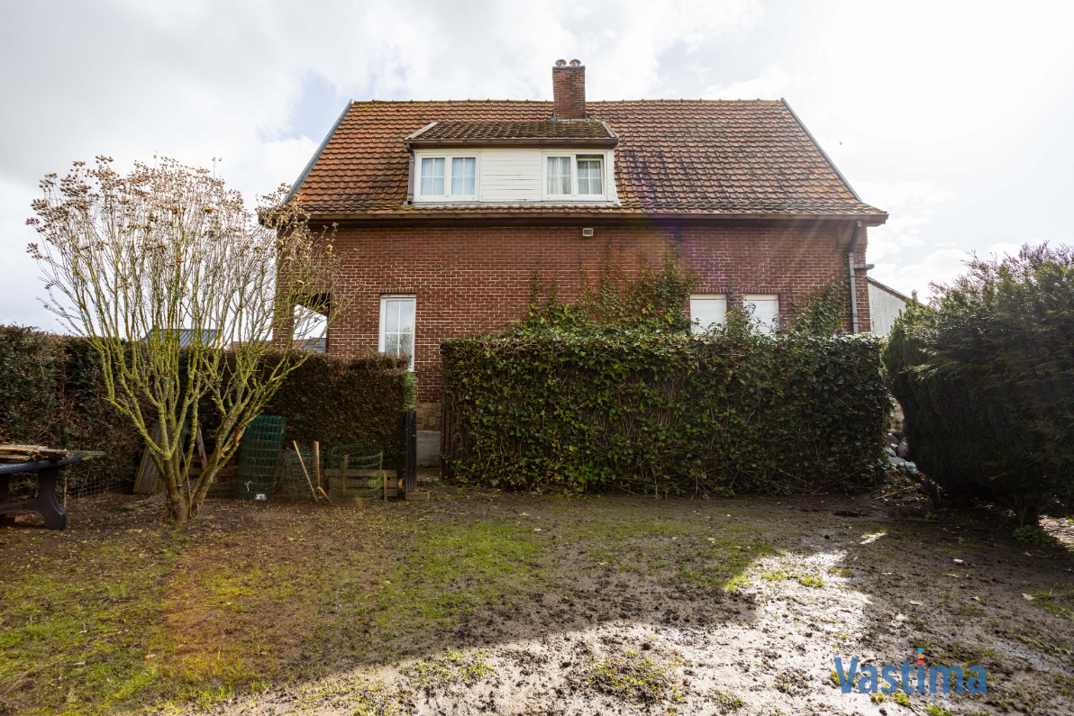 Immo Vastima - Huis Te koop Aalst - Rustige gelegen halfopen bebouwing met tuin