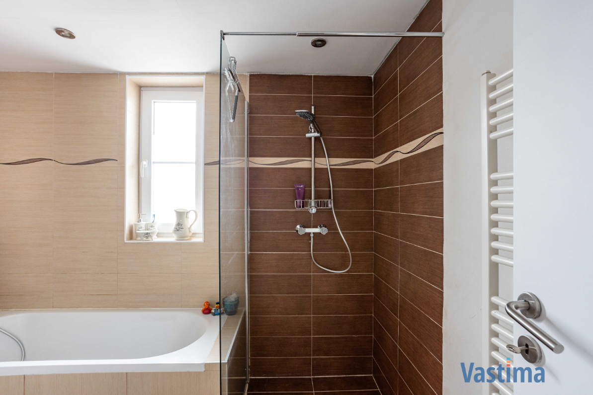 Immo Vastima - Huis Te koop Lede - Super energiezuinige instapklare gezinswoning met garage in rustige omgeving