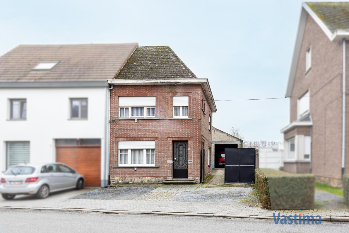 Immo Vastima - Commercieel Te koop Erondegem - Woning met loods en grote tuin