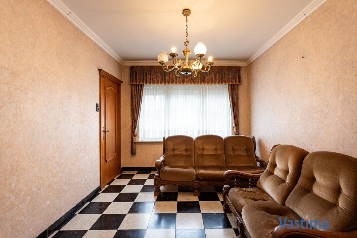 Immo Vastima - Commercieel Te koop Erondegem - Woning met loods en grote tuin