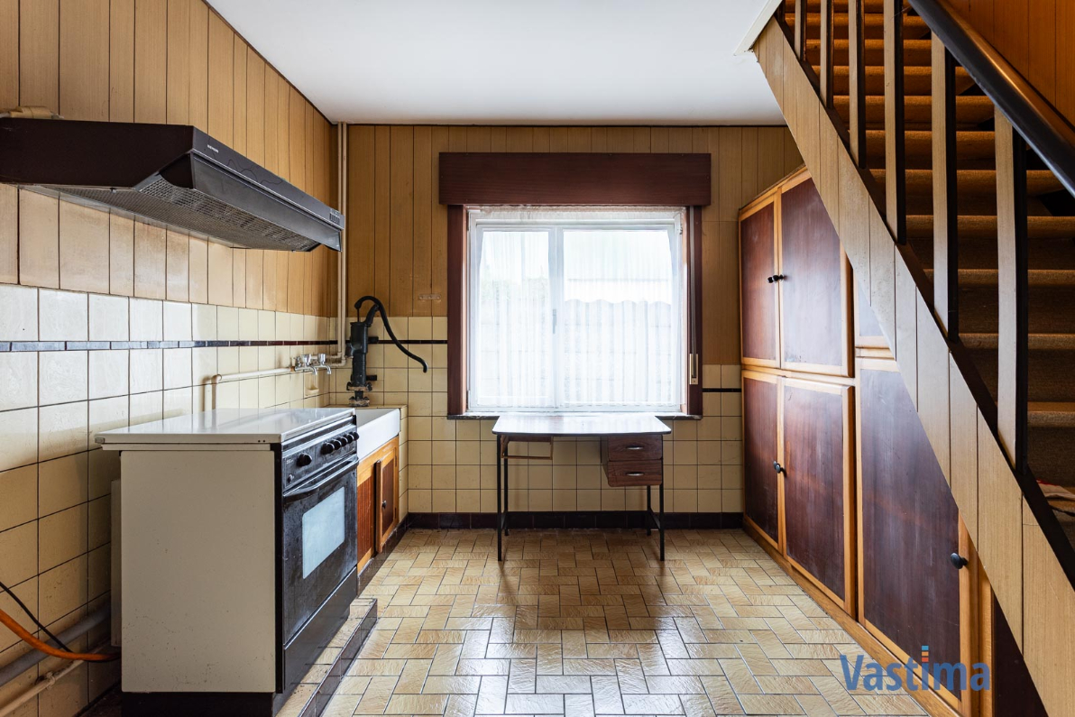 Immo Vastima - Commercieel Te koop Erondegem - Woning met loods en grote tuin