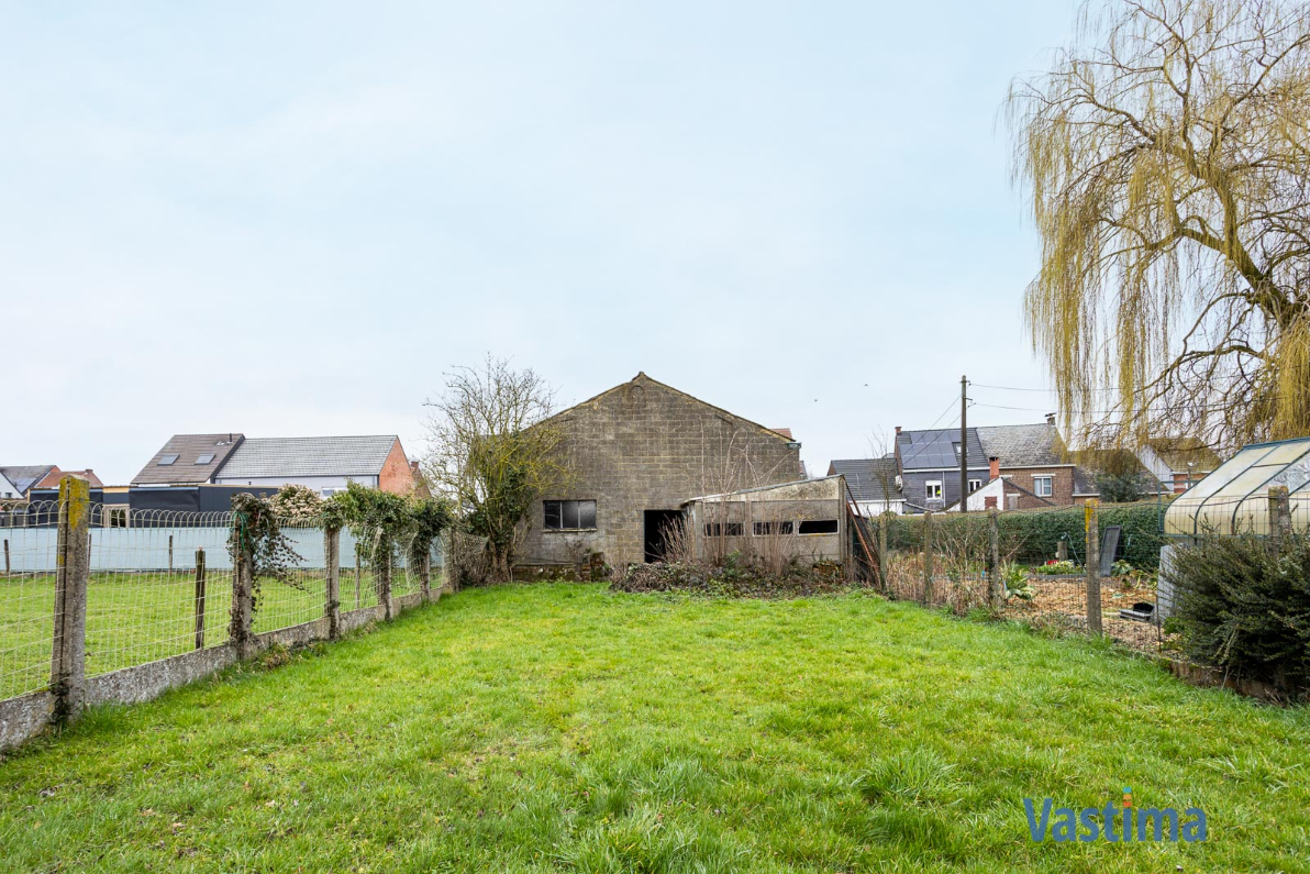 Immo Vastima - Commercieel Te koop Erondegem - Woning met loods en grote tuin