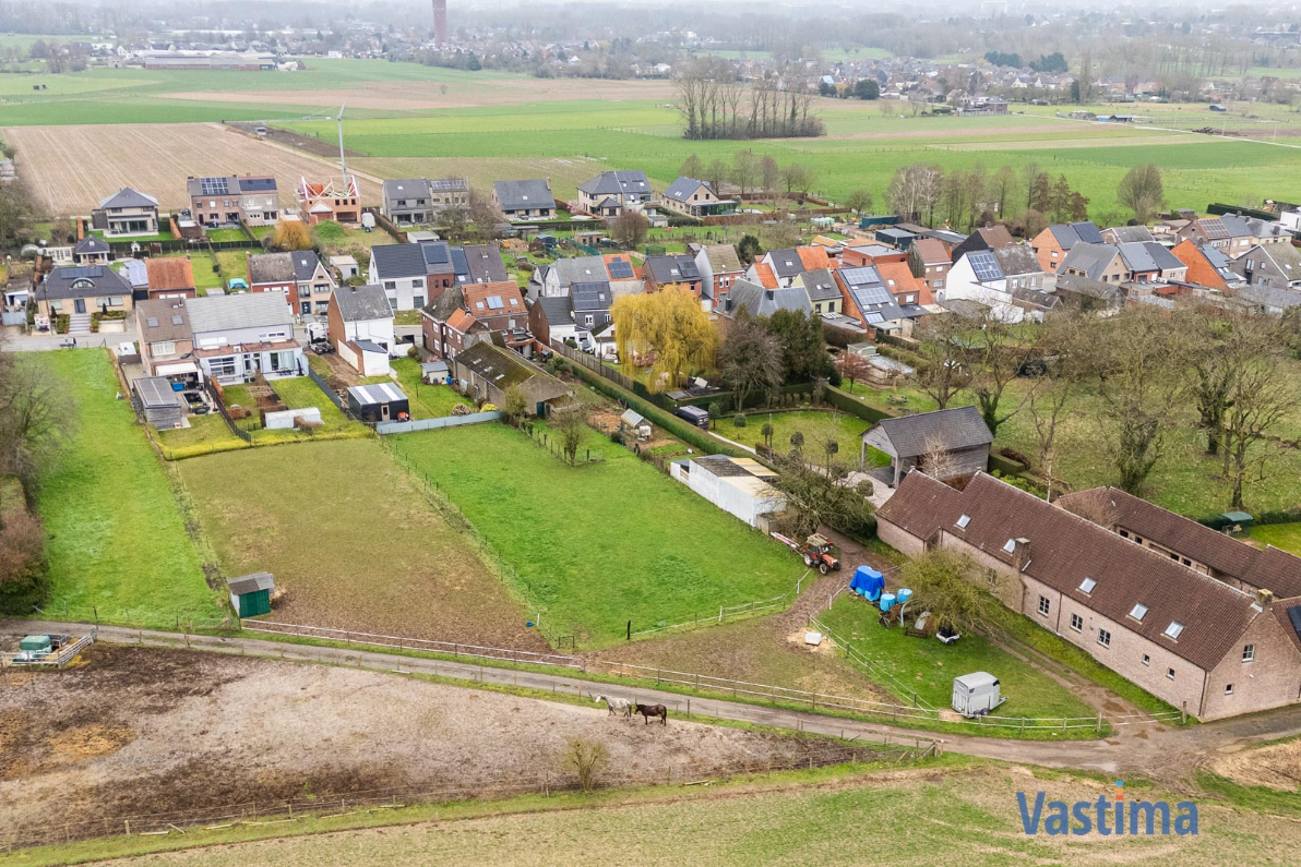 Immo Vastima - Commercieel Te koop Erondegem - Woning met loods en grote tuin
