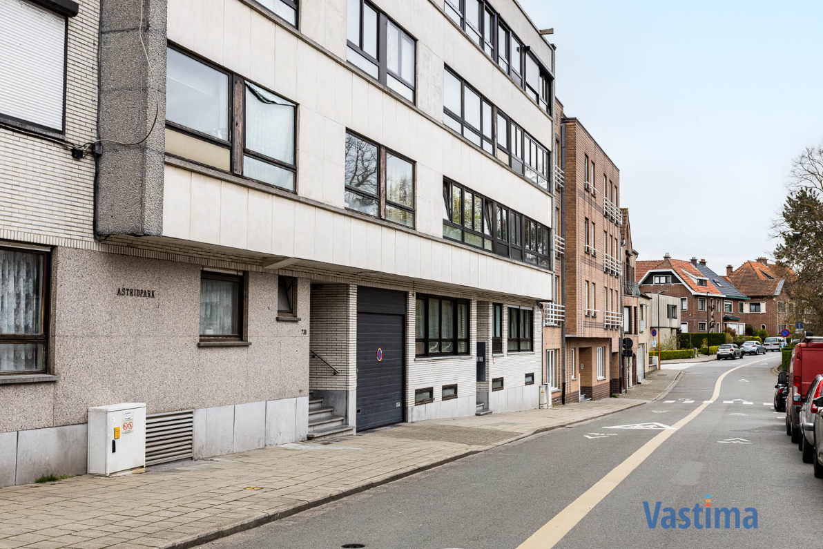 Immo Vastima - Appartement Te koop Aalst - Gelijkvloers appartement met 2 slaapkamers, ruim terras en staanplaats