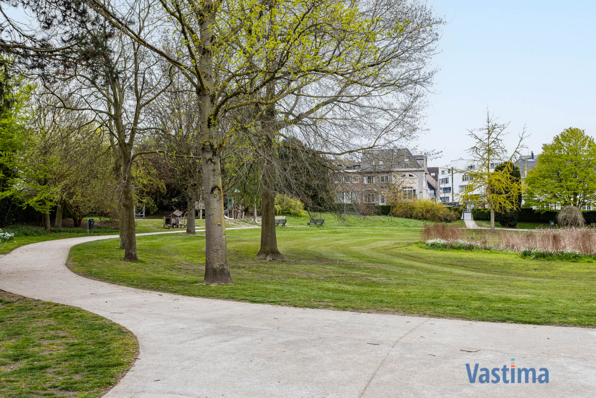 Immo Vastima - Appartement Te koop Aalst - Gelijkvloers appartement met 2 slaapkamers, ruim terras en staanplaats